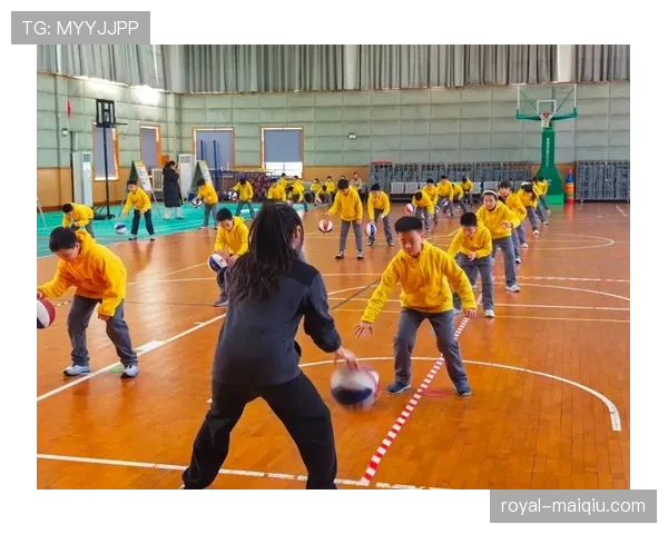 篮球入门教学：如何准确理解掩护犯规判定